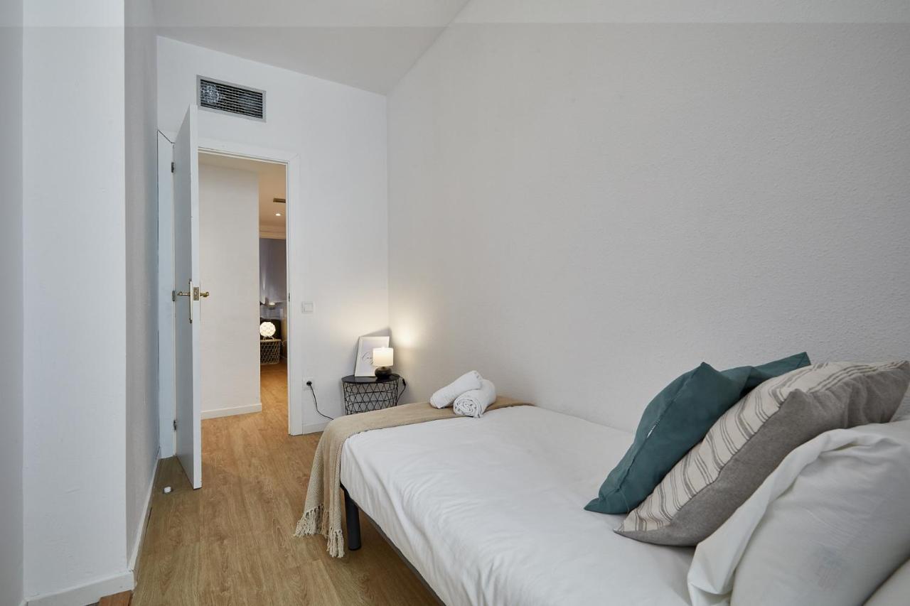 Bbarcelona Clot Apartments Экстерьер фото